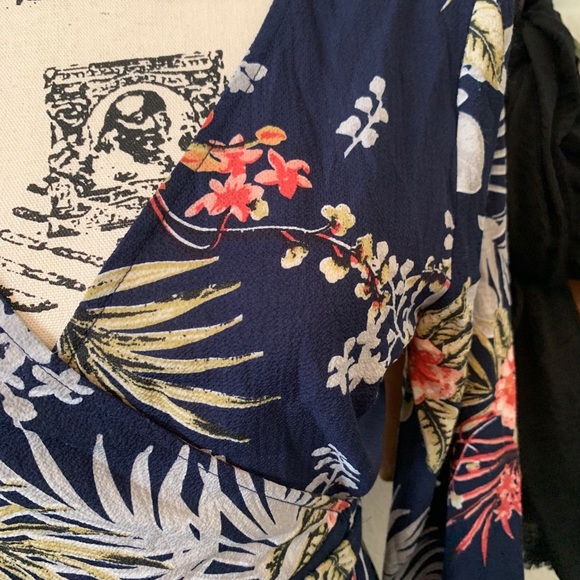 Navy floral wrap maxi dress - Picture 2 of 6